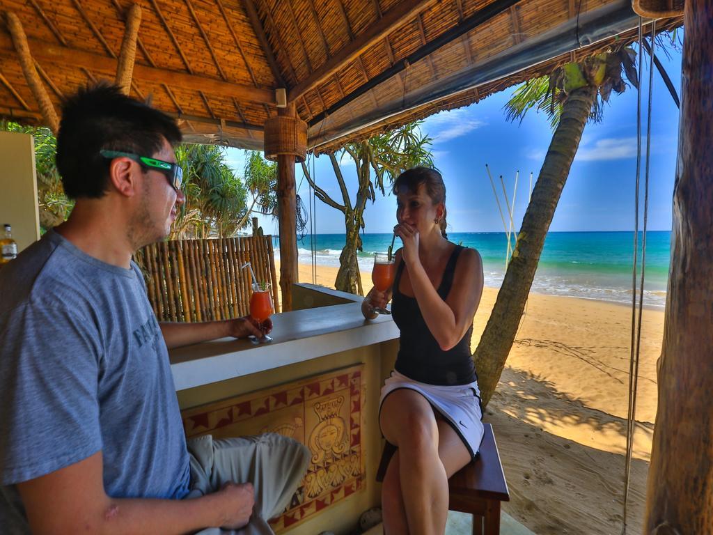 בנטוטה Thejan Beach Cabanas מראה חיצוני תמונה