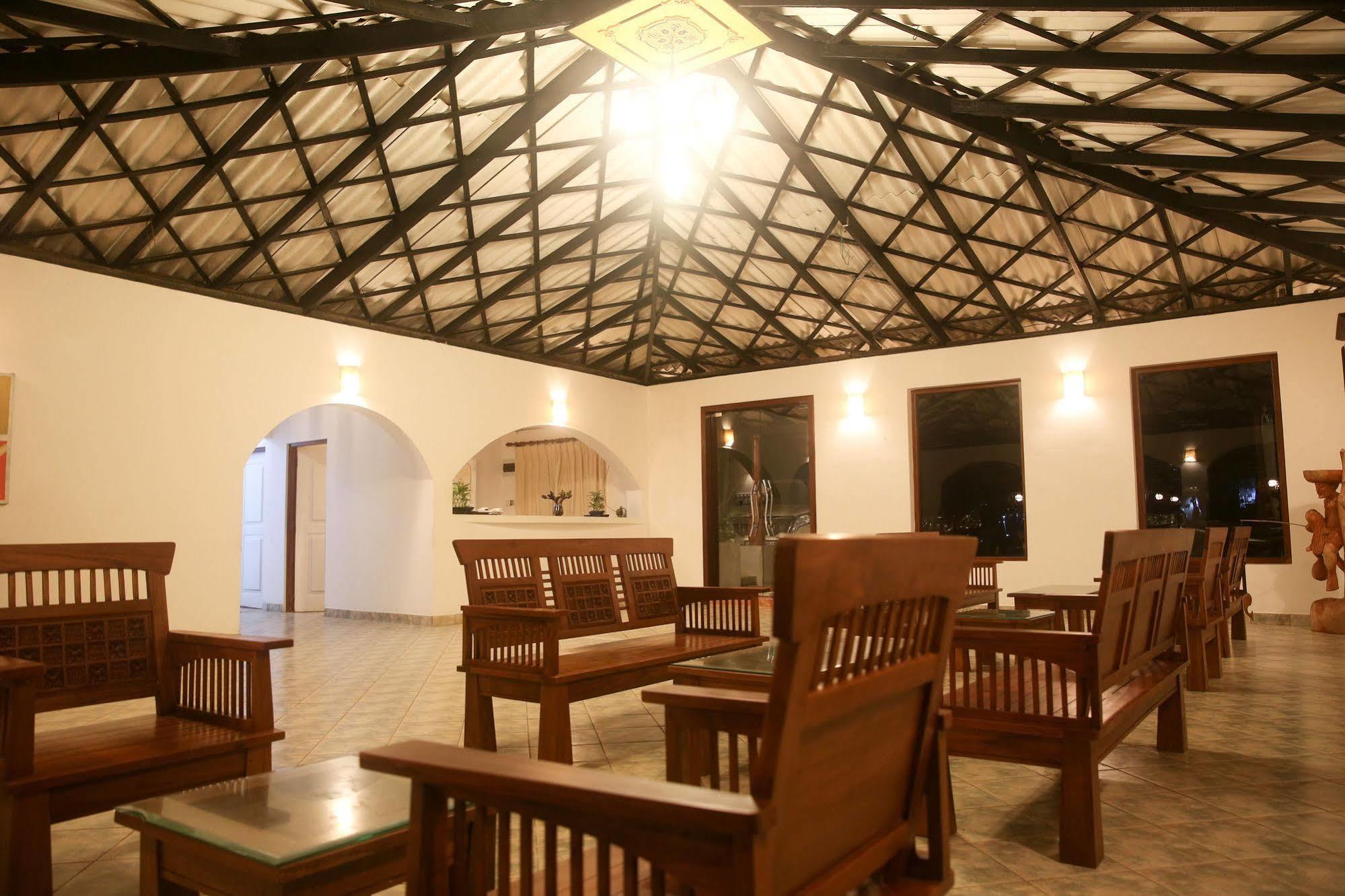 בנטוטה Thejan Beach Cabanas מראה חיצוני תמונה