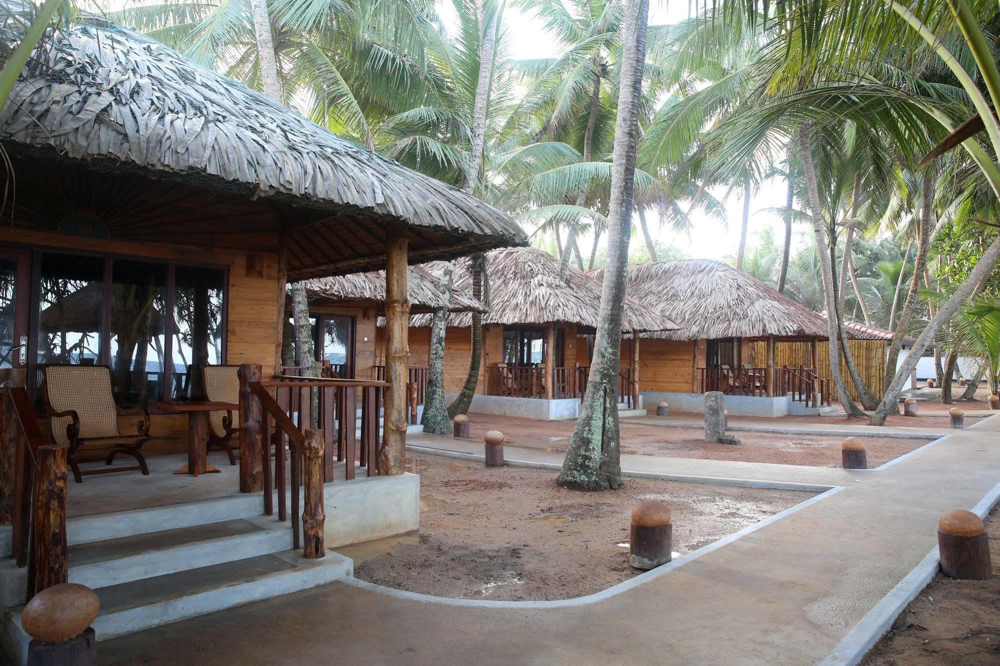 בנטוטה Thejan Beach Cabanas מראה חיצוני תמונה