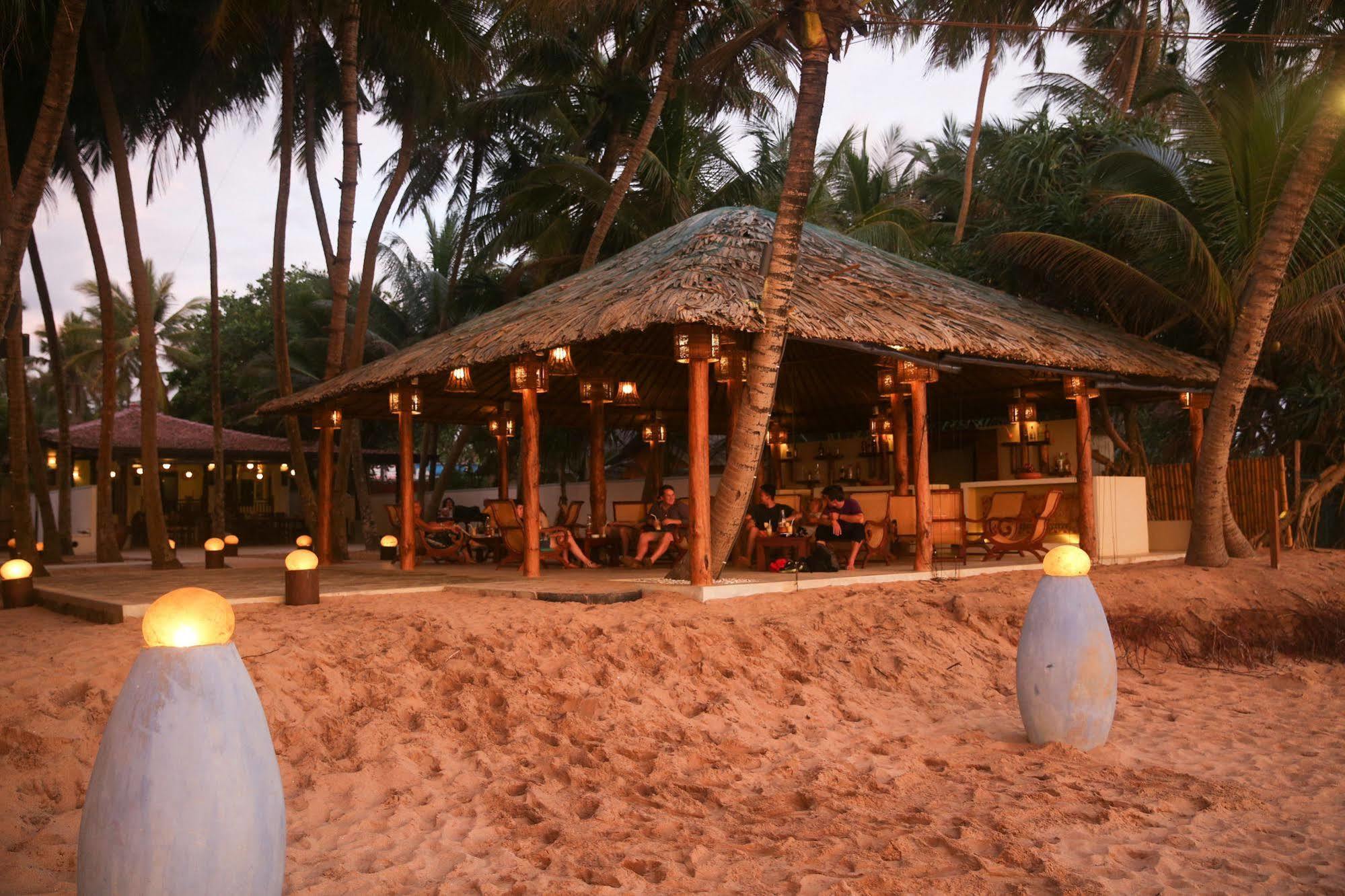 בנטוטה Thejan Beach Cabanas מראה חיצוני תמונה
